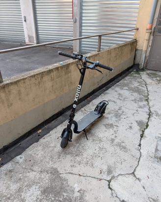 Monopattino elettrico Nilox 8.5