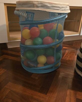 Cesta con palline di plastica e tenda gioco 