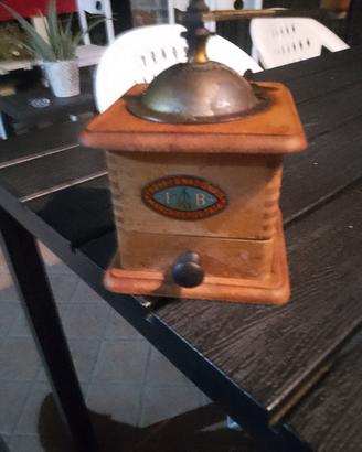 antico macino da caffè 