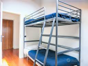 Posto letto in condizioni per uomini