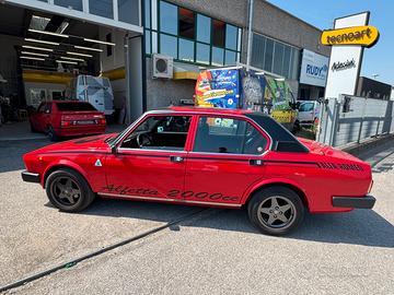 Alfa  Romeo Alfetta 2000
