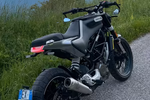 Husqvarna svartpilen 125