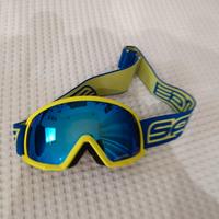 casco e occhiali sci