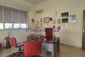 PRESSI VIA MANZONI - Ufficio al P.T. - 130 mq ca