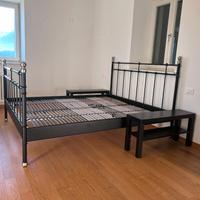 Letto matrimoniale in ferro con rete + 2 comodini