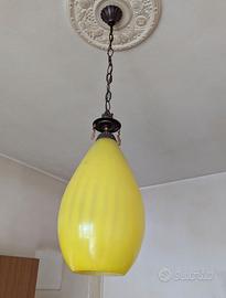 Lampadario vintage di vetro giallo