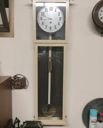 Orologio a pendolo in legno vintage 