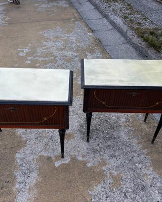  Coppia di comodini vintage con ribalta e decorazi