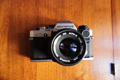 Olympus OM 10+ Obiettivo ZUIKO+ Batterie