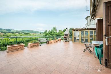 Ampio appartamento con terrazzo di 50 mq.