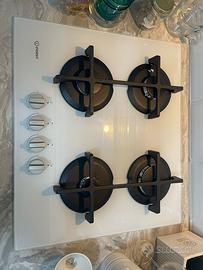 Piano cottura a gas INDESIT