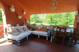 VILLA A SCHIERA A NEPI