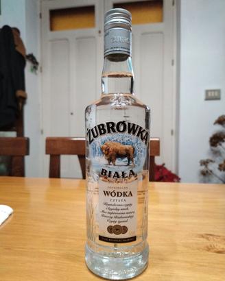 Bottiglia da 0.5 L. di Vodka Zubrowka Biala nuova!