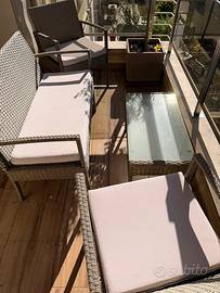 Set giardino con due poltroncine panchina e tavolo