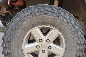 Pneumatici 245/75 r16