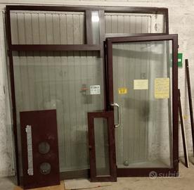 Vetrina in alluminio bordeaux