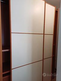 Armadio con ante scorrevoli + elemento struttura