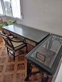 Scrivania, poltrona, console