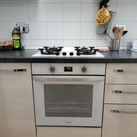 Cucina completa con forno e piano cottura