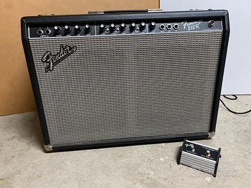 Amplificatore chitarra Fender Frontaman 212 R
