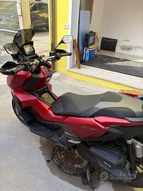 Moto Honda Adv 350