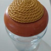 Vaso in vetro con pesante coperchio 