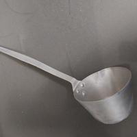 Mestolo vintage in alluminio. 