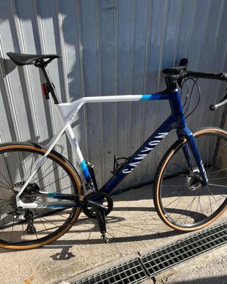 Canyon Inflite CF SL 7
