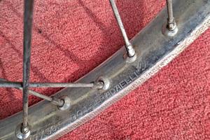 ricambi Ciao ,ruota da 17" e forcella. 