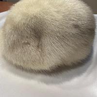 Cappello in visone bianco