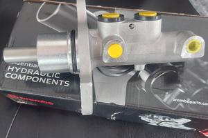 Pompa cilindro maestro freni Brembo M23 001