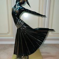 Statua Lebore donna che danza