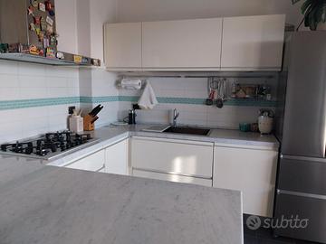 CUCINA con TOP in marmo