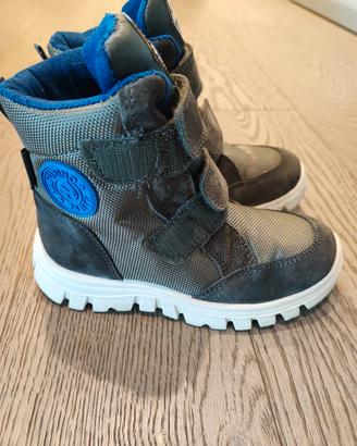 Scarpe Naturino impermeabili numero 30