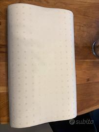 Guanciale cervicale nuovo mai usato