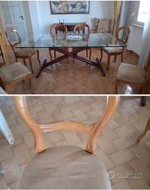 Tavolo e sedie in legno