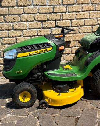 JOHN DEERE X105