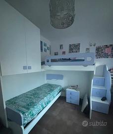 Letto a castello con po te contenitore