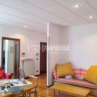 BILOCALE AL SECONDO PIANO CON BALCONE E DOPPI SERV