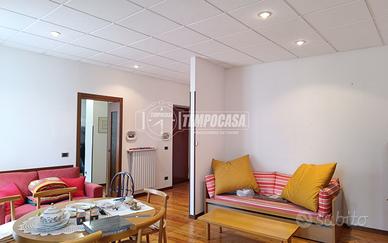 BILOCALE AL SECONDO PIANO CON BALCONE E DOPPI SERV