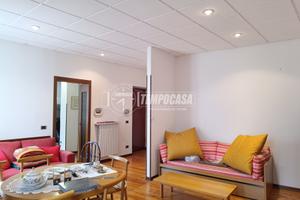 BILOCALE AL SECONDO PIANO CON BALCONE E DOPPI SERV