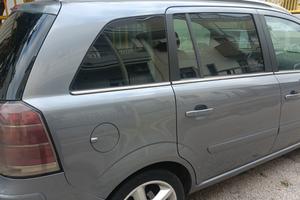 OPEL Zafira 2ª serie - 2005