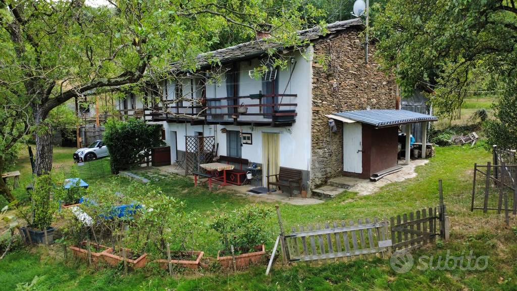 Rustico / Casale di 226 m² con più di 5 locali e b - Vista 3