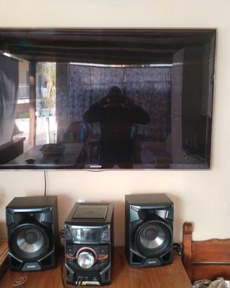 Tv 55 pollici + impianto stereo collegato alla tv