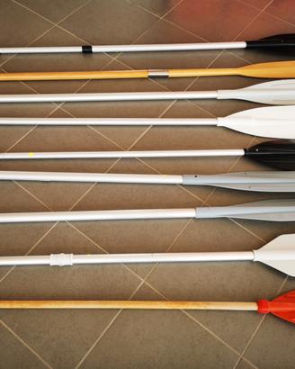Pagaie, remi in legno, mezzo marinaio
