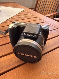 Fotocamera digitale Olympus Sp 800 UZ con custodia