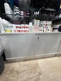 Mobili e cassettiere