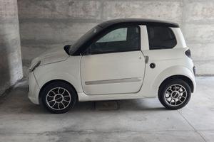 Microcar MGo 4 guidabile da 14 anni