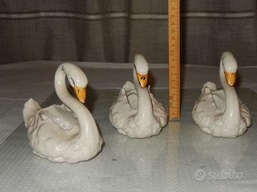Cigni (numero 3) in porcellana bianca