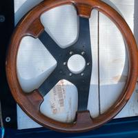 Volante sportivo vintage Momo